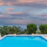 Holiday Vila *