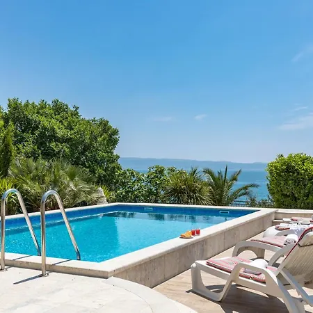 Holiday ヴィラ スプリト