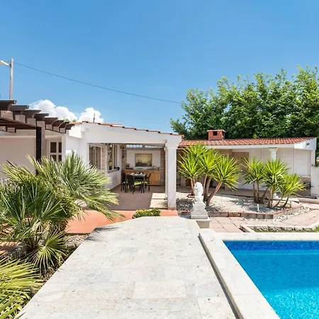 Villa Holiday