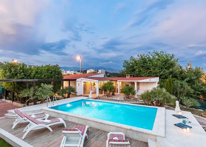 Villa Holiday Split